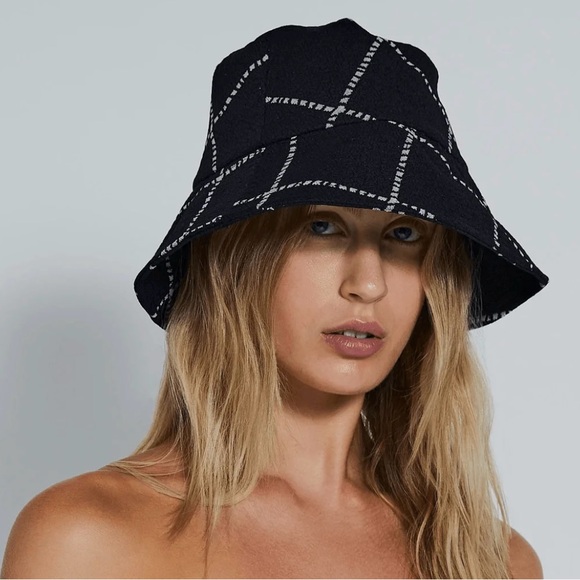DEVON WINDSOR Black and White Patterned Bucket Hat - Picture 1 of 3